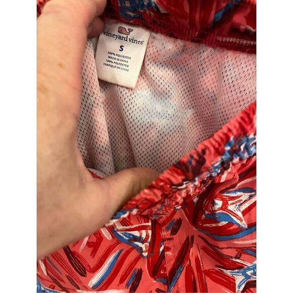 Vineyard Vines Swim Trunks with Front pockets and back pocket. Size Small - Picture 4 of 6